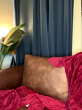 Snapshot of Canneela chatting on October 1, 2025, 1:04 pm Canneela online show from October 1, 2025, 1:04 pm