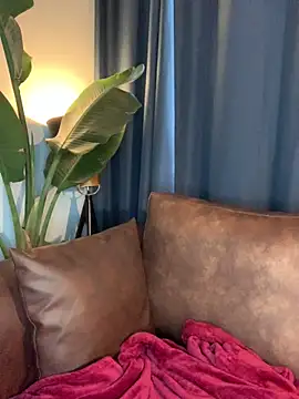 Snapshot of Canneela chatting on October 2, 2025, 3:15 pm Canneela online show from October 2, 2025, 3:15 pm