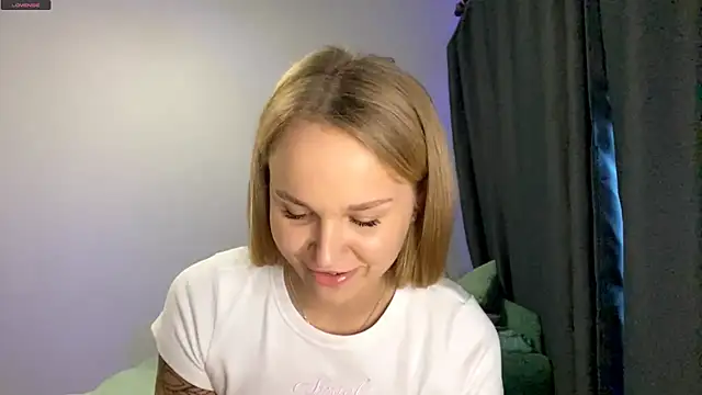 CatrinaShedrick online show from September 10, 2025, 3:22 pm