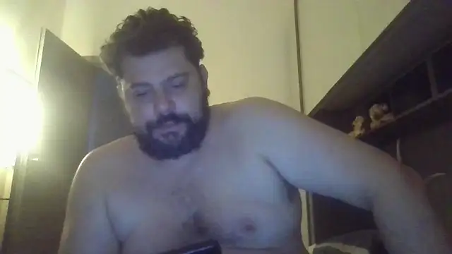 giuseppelovisi85 online show from October 6, 2025, 7:20 am