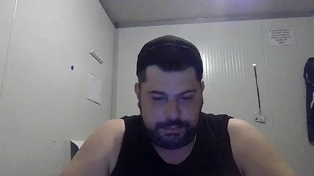 giuseppelovisi85 online show from September 14, 2025, 4:02 am