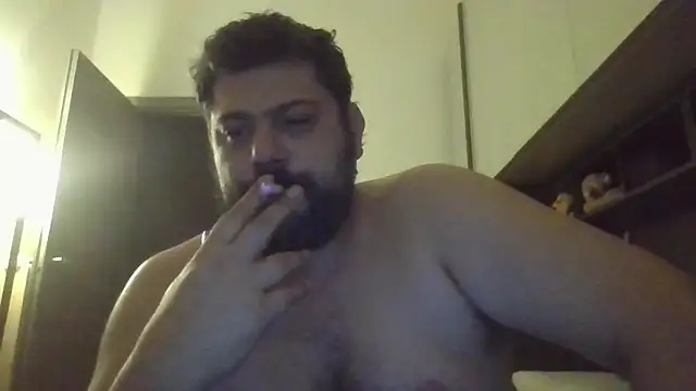 giuseppelovisi85 online show from October 15, 2025, 5:54 pm