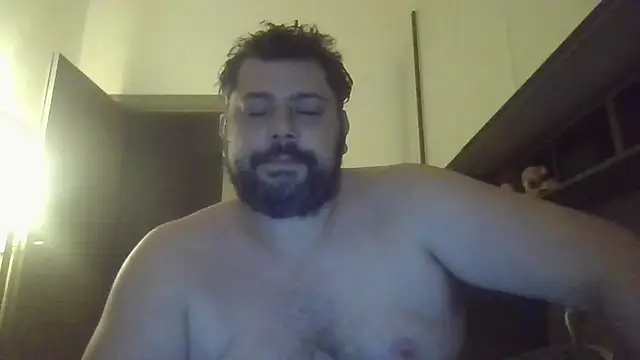 giuseppelovisi85 online show from October 3, 2025, 8:54 pm