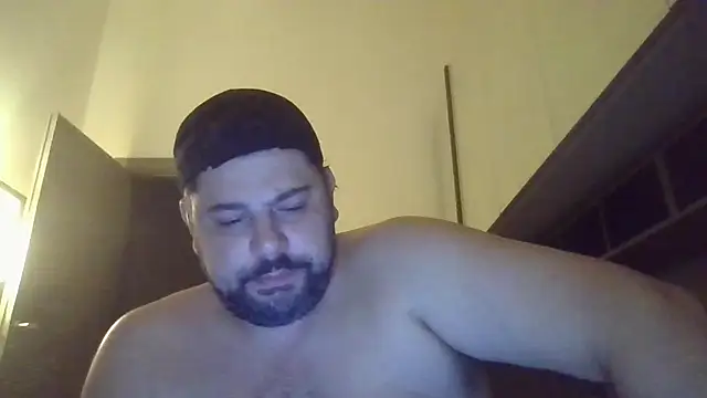 giuseppelovisi85 online show from October 21, 2025, 4:23 am