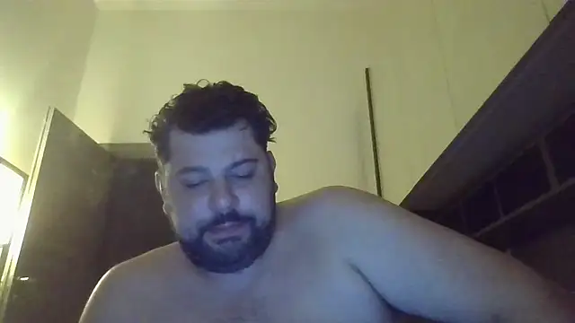 giuseppelovisi85 online show from October 21, 2025, 6:18 pm