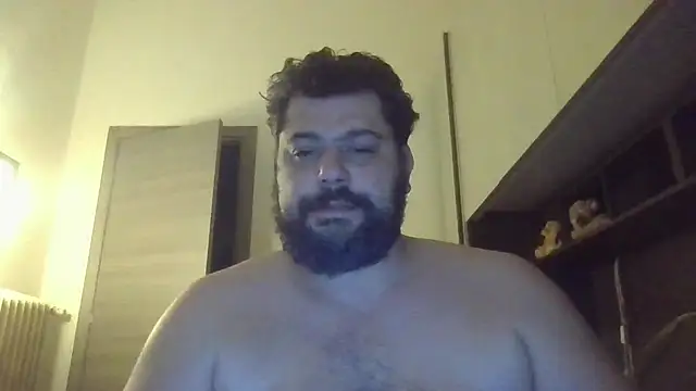 giuseppelovisi85 online show from October 16, 2025, 7:44 pm