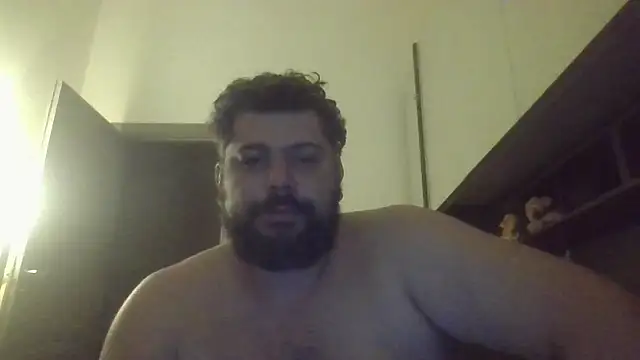 giuseppelovisi85 online show from October 7, 2025, 11:39 pm