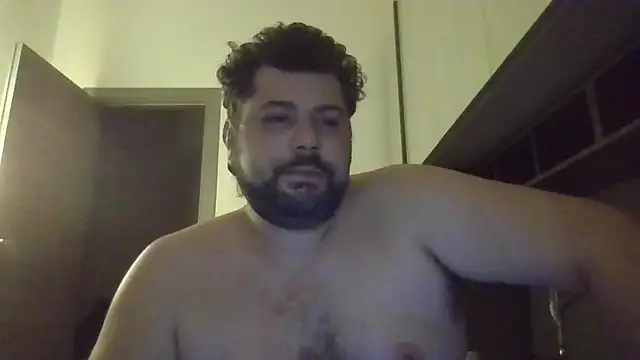 giuseppelovisi85 online show from October 23, 2025, 10:41 pm