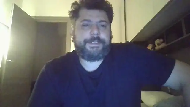 giuseppelovisi85 online show from October 14, 2025, 5:08 am