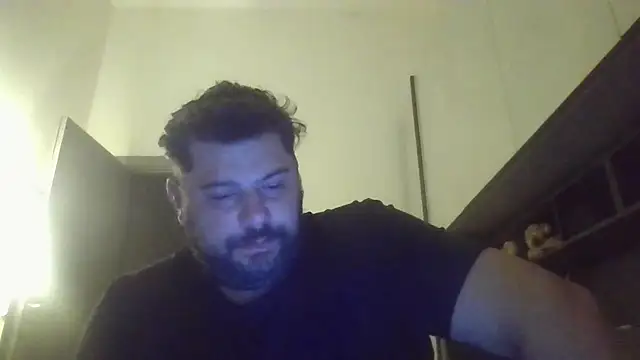 giuseppelovisi85 online show from September 30, 2025, 5:02 am