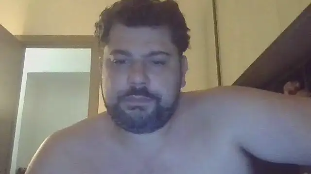 giuseppelovisi85 online show from October 19, 2025, 8:22 pm