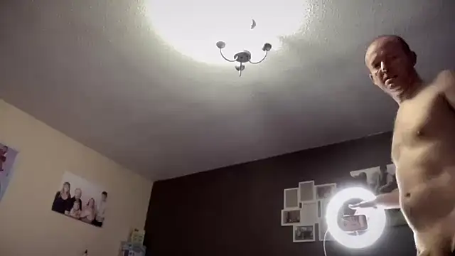 Snapshot of amberrose094 chatting on October 28, 2025, 8:52 pm amberrose094 online show from October 28, 2025, 8:52 pm