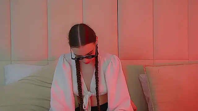 VeronicaVances online show from March 16, 2026, 6:39 am