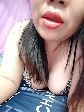 Snapshot of Julyy08 chatting on September 21, 2025, 3:06 pm Julyy08 online show from September 21, 2025, 3:06 pm