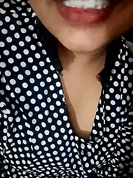 Snapshot of angry_couplez chatting on January 13, 2026, 1:59 pm angry couplez online show from January 13, 2026, 1:59 pm