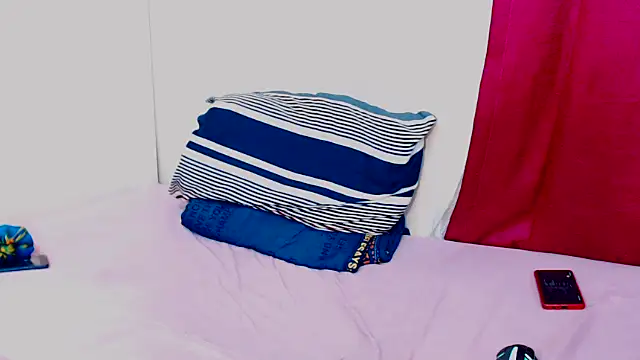 FreakyScarlet00 online show from October 4, 2025, 7:32 am