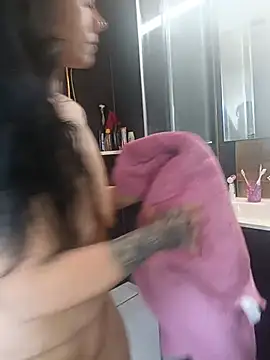 Snapshot of Blackariel chatting on May 19, 2026, 7:15 am Blackariel online show from May 19, 2026, 7:15 am