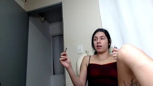 Snapshot of lunadread chatting on October 25, 2025, 12:04 pm lunadread online show from October 25, 2025, 12:04 pm