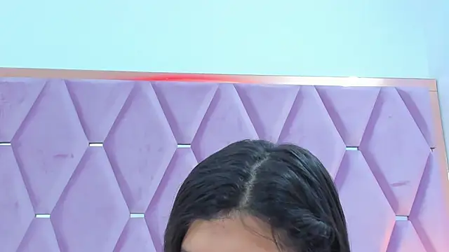 Snapshot of MaskedGirl_ chatting on October 18, 2025, 11:34 am MaskedGirl online show from October 18, 2025, 11:34 am