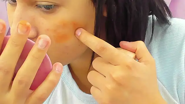 Snapshot of MaskedGirl_ chatting on September 18, 2025, 11:57 am MaskedGirl online show from September 18, 2025, 11:57 am