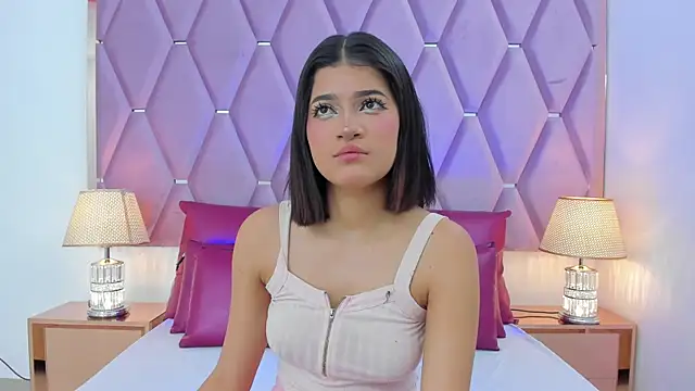 Snapshot of MaskedGirl_ chatting on November 1, 2025, 7:52 pm MaskedGirl online show from November 1, 2025, 7:52 pm