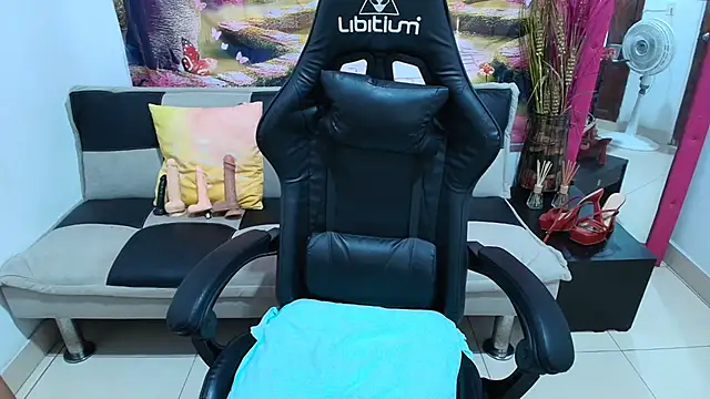 ashly 20horny online show from September 22, 2025, 6:25 pm