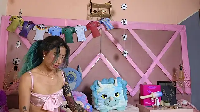 Sophia moo  online show from July 1, 2026, 3:40 am
