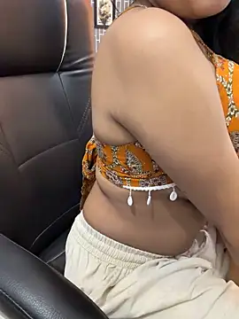 Riya-6969 online show from May 3, 2026, 3:37 pm