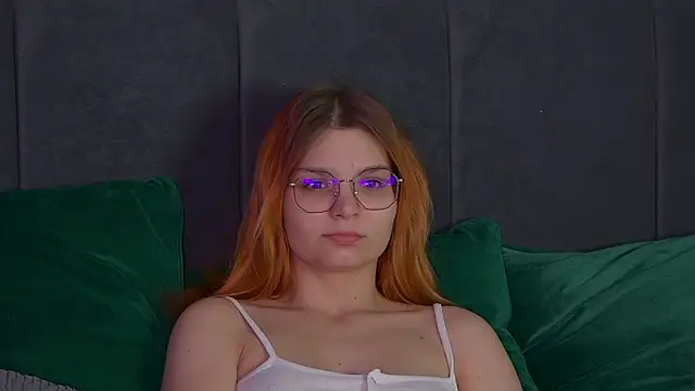 Snapshot of BellaMarebelle chatting on October 26, 2025, 4:24 am BellaMarebelle online show from October 26, 2025, 4:24 am