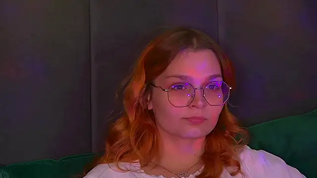 Snapshot of BellaMarebelle chatting on October 10, 2025, 4:30 pm BellaMarebelle online show from October 10, 2025, 4:30 pm