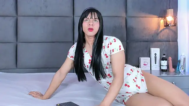 Snapshot of Slenna_Moon chatting on September 22, 2025, 2:39 am Slenna Moon online show from September 22, 2025, 2:39 am