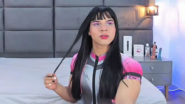 Snapshot of Slenna_Moon chatting on October 7, 2025, 2:45 am Slenna Moon online show from October 7, 2025, 2:45 am