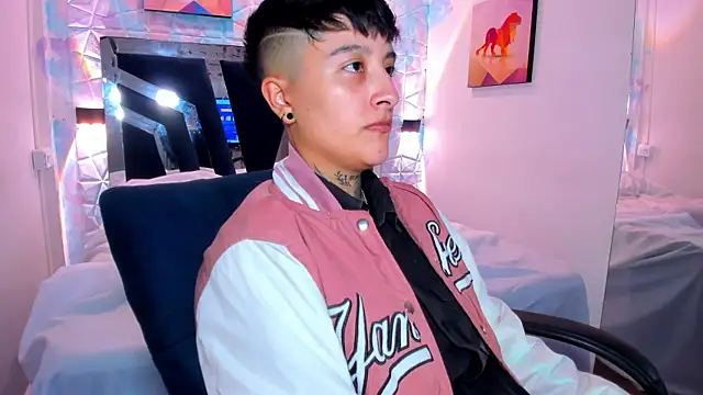 Snapshot of abby_thommson1 chatting on October 4, 2025, 5:20 am abby thommson1 online show from October 4, 2025, 5:20 am