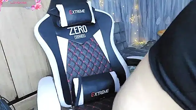 Snapshot of Jade-0906 chatting on September 27, 2025, 4:29 am Jade-0906 online show from September 27, 2025, 4:29 am