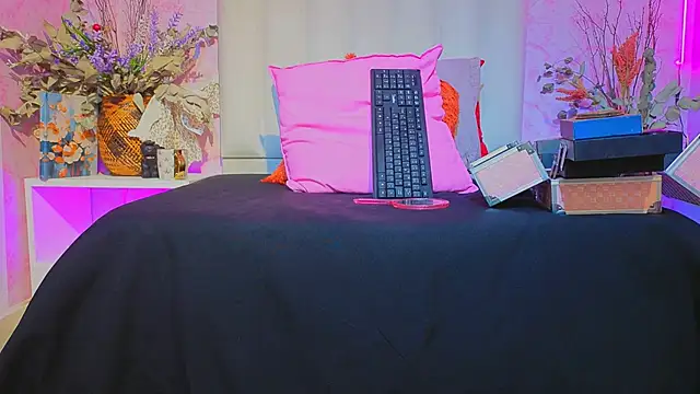 Snapshot of Paulina_Sodi chatting on October 18, 2025, 12:18 pm Paulina Sodi online show from October 18, 2025, 12:18 pm