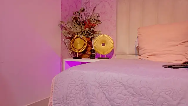 Snapshot of Paulina_Sodi chatting on September 19, 2025, 11:47 am Paulina Sodi online show from September 19, 2025, 11:47 am