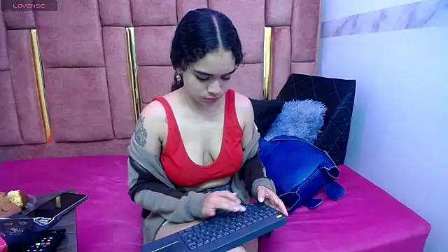 Snapshot of KENDALL_ART chatting on January 18, 2026, 4:21 pm KENDALL ART online show from January 18, 2026, 4:21 pm