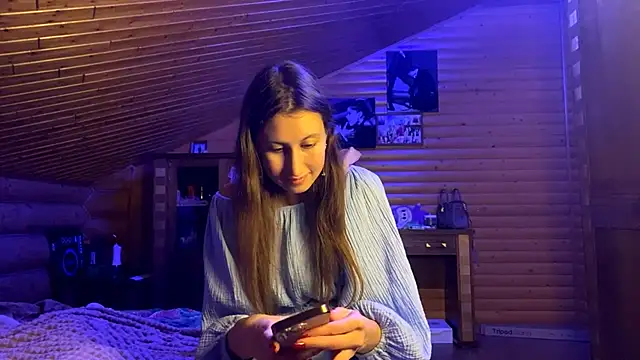 Shyselly online show from September 12, 2025, 4:18 pm