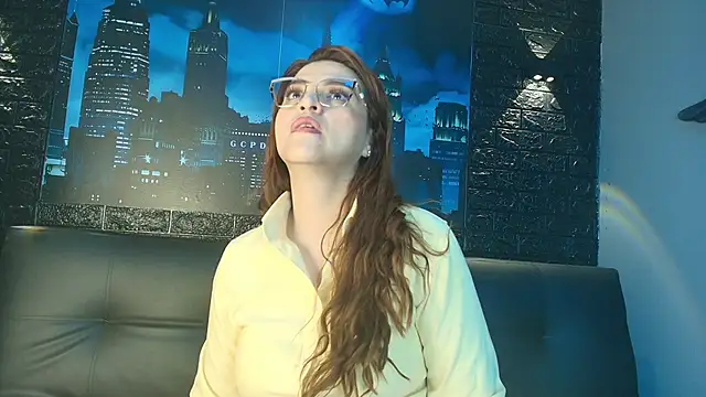 Snapshot of Skylar__Desire chatting on October 8, 2025, 1:56 pm Skylar  Desire online show from October 8, 2025, 1:56 pm