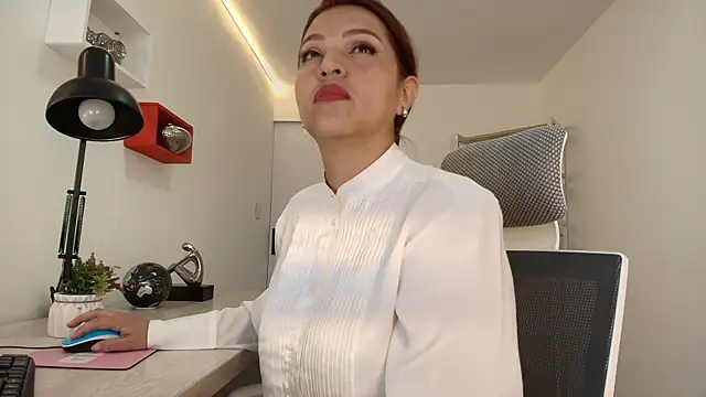 Snapshot of Skylar__Desire chatting on September 24, 2025, 1:06 pm Skylar  Desire online show from September 24, 2025, 1:06 pm