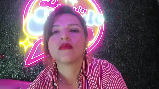 Snapshot of Skylar__Desire chatting on October 20, 2025, 11:33 am Skylar  Desire online show from October 20, 2025, 11:33 am