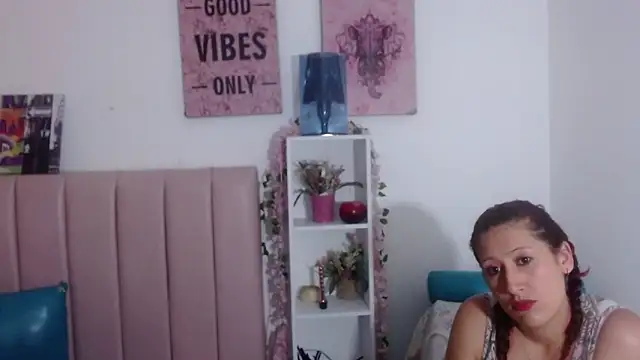 Snapshot of Chloe_Wiild chatting on September 18, 2025, 7:17 pm Chloe Wiild online show from September 18, 2025, 7:17 pm