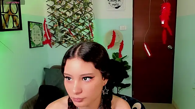 Krysten Riter online show from November 27, 2025, 2:50 pm