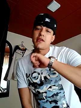 Snapshot of andrxhotxx chatting on September 19, 2025, 7:51 pm andrxhotxx online show from September 19, 2025, 7:51 pm