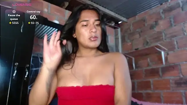  Diviine karoll  online show from September 19, 2025, 5:28 pm