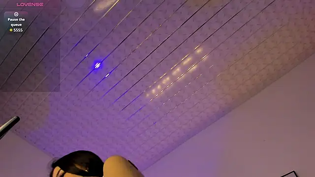 Zahra milks online show from September 18, 2025, 1:36 pm