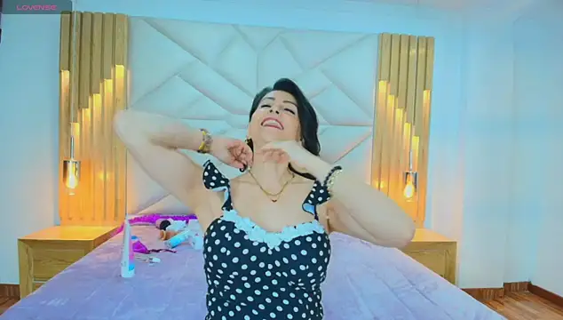 Snapshot of allie_pearl chatting on October 29, 2025, 12:04 pm allie pearl online show from October 29, 2025, 12:04 pm