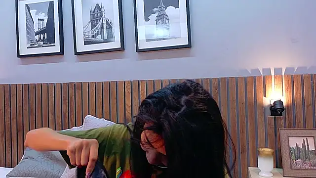 luna roja25 online show from February 26, 2026, 1:00 pm