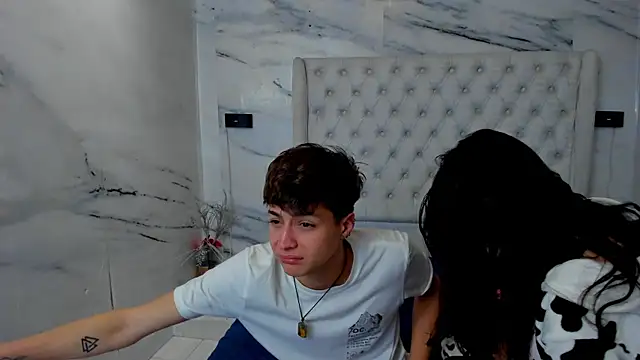 Ari and Storm online show from January 9, 2026, 2:13 pm