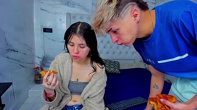 Ari and Storm online show from September 25, 2025, 1:17 pm